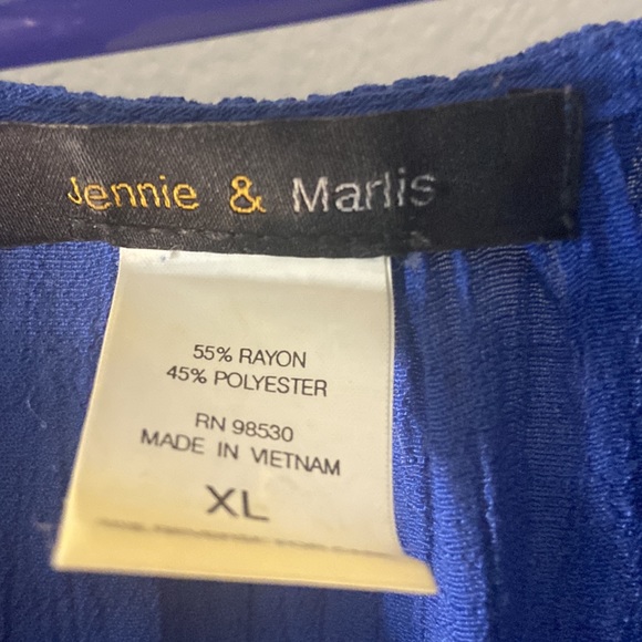 Women’s Blouse - Picture 2 of 4